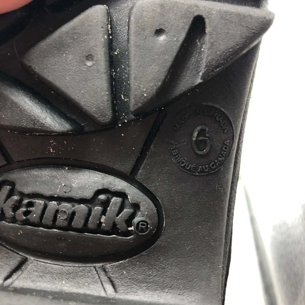 Kamik womens brown snow boots size 6